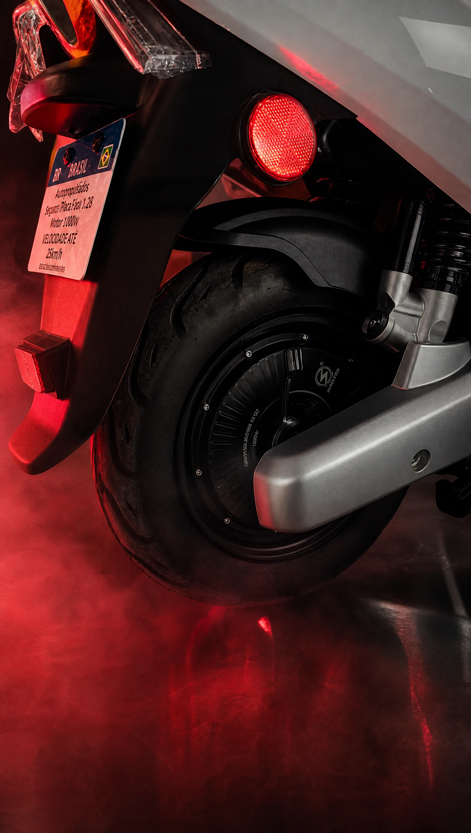 Roda traseira da GIGA com motor elétrico no cubo